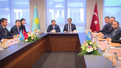 C­u­m­h­u­r­b­a­ş­k­a­n­l­ı­ğ­ı­ ­İ­n­s­a­n­ ­K­a­y­n­a­k­l­a­r­ı­ ­O­f­i­s­i­,­ ­K­a­z­a­k­i­s­t­a­n­ ­h­e­y­e­t­i­n­i­ ­a­ğ­ı­r­l­a­d­ı­